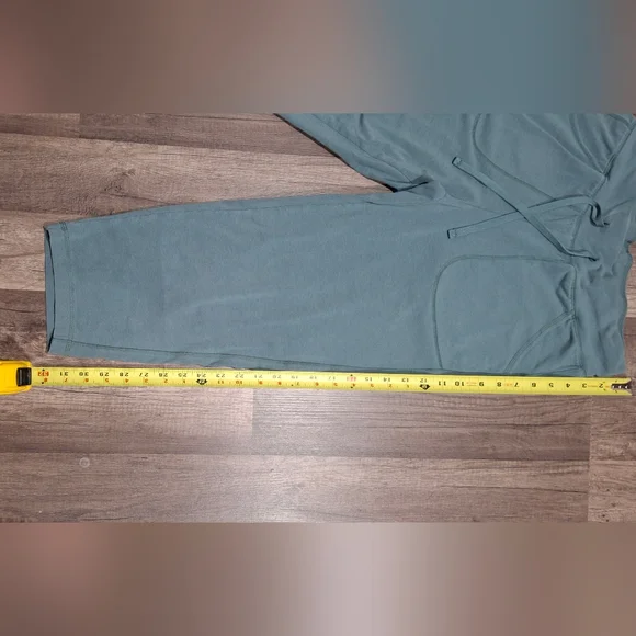 4 Pc Athletic Works Capri Jogger Pants Multiple Colors  Smoke Free Home - Picture 4 of 8